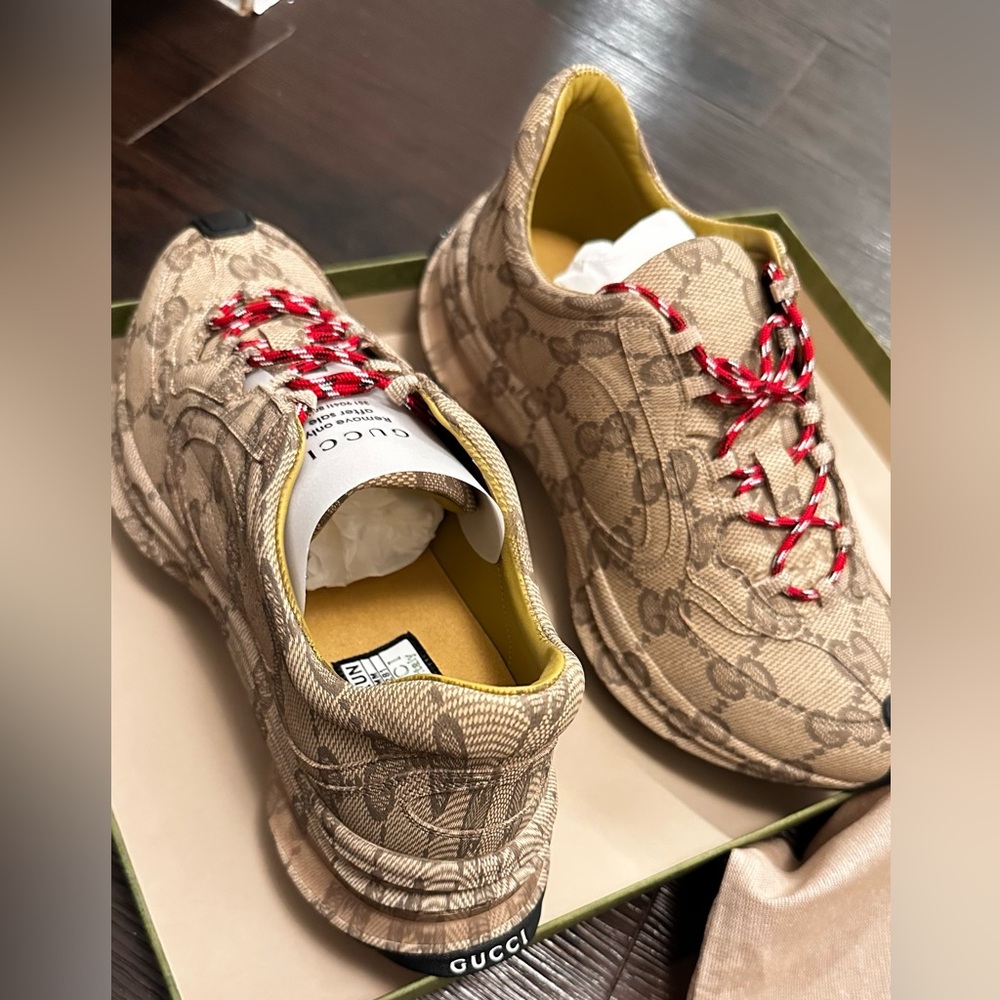 Gucci Run Sneaker Ebony Monogram - Picture 4 of 10